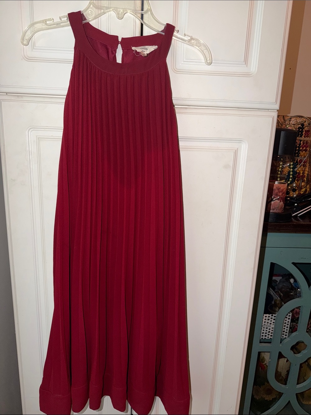 Entro Pleated Midi Dress - Burgundy